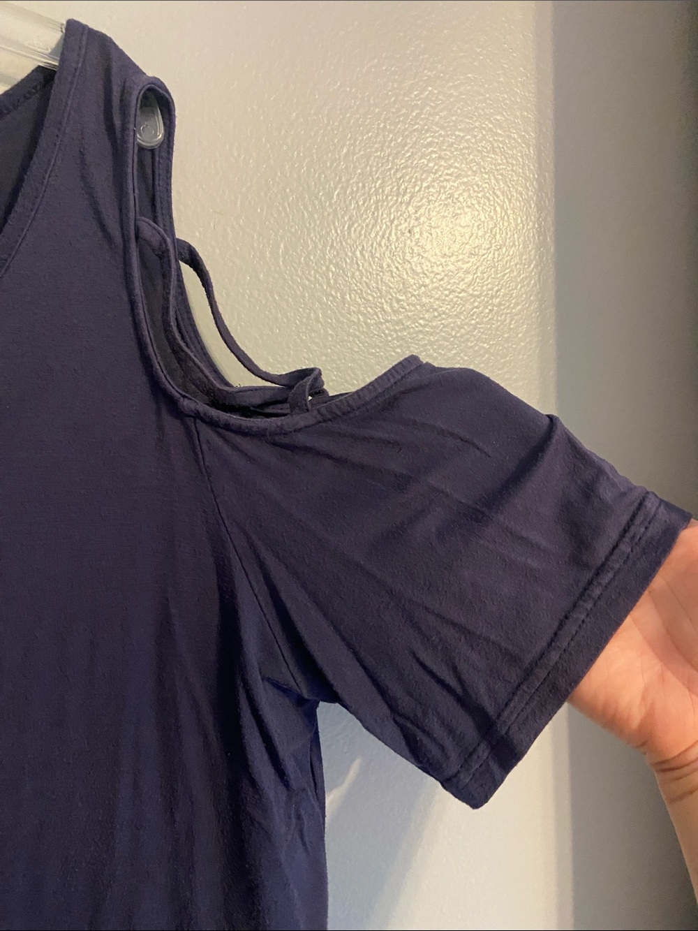 IGENJUN Navy Cold-Shoulder Scoop Neck Tank Top - Picture 3 of 5